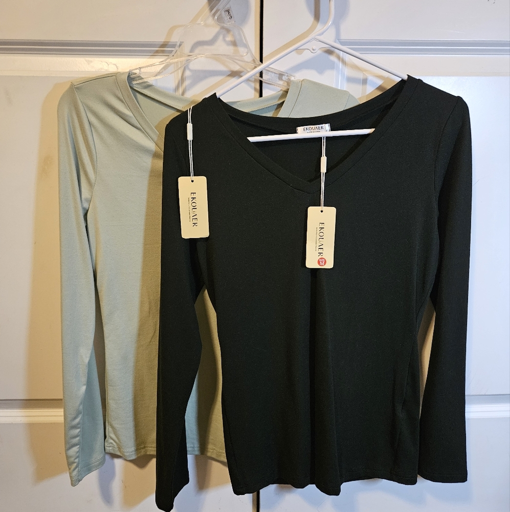 2 Pack Ekouaer V Neck Slim Fit Lightweight Thermal Undershirts